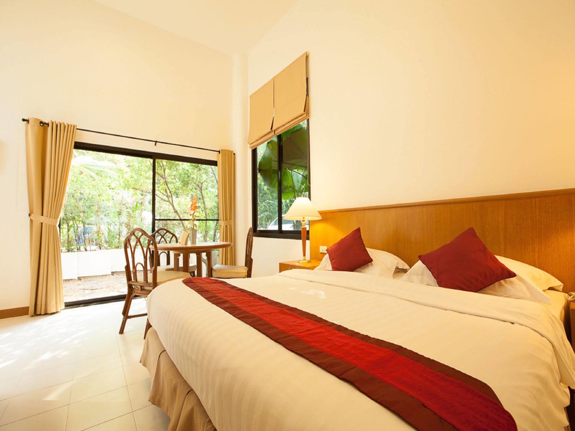 Nern Chalet Beachfront Hotel HHQ Exterior foto